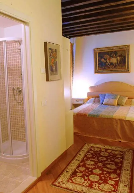 **  Residenza Ai Giardini Hotel Venice Italy